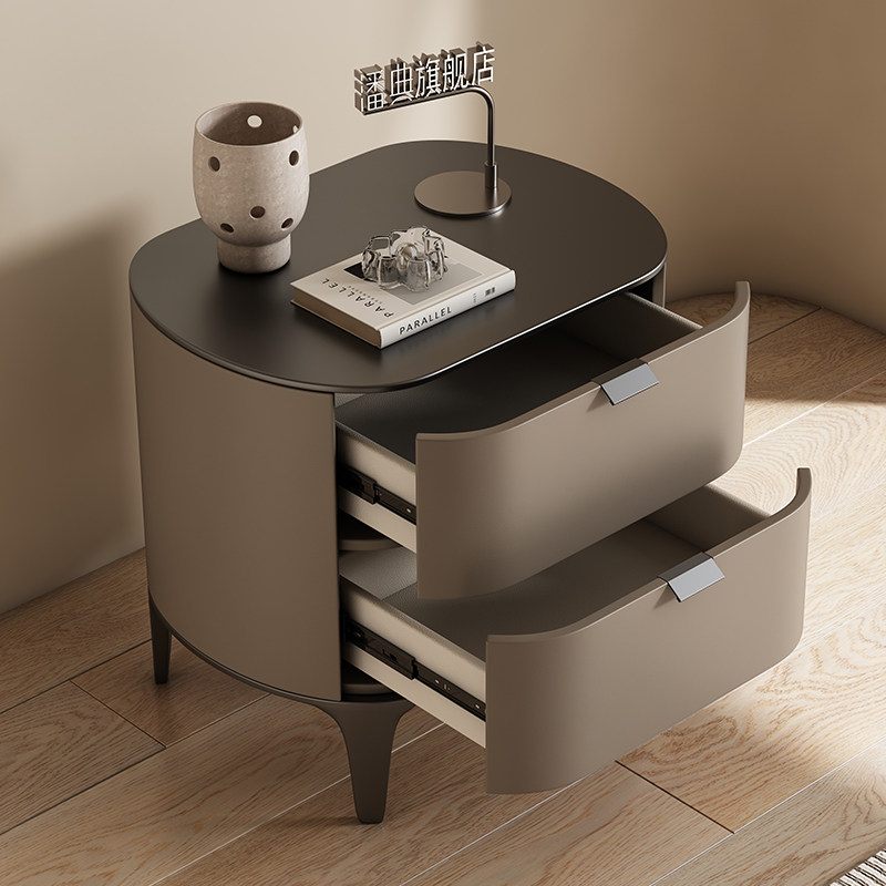 Comodini di Lusso in Pelle Mic - Solid Wood Nightstand 2 Drawers recensione e prezzo